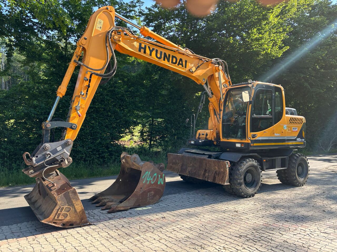 HYUNDAI R 140 W-9A - Kolesové rýpadlo: obrázok 3 HYUNDAI R 140 W-9A - Kolesové rýpadlo: obrázok 3