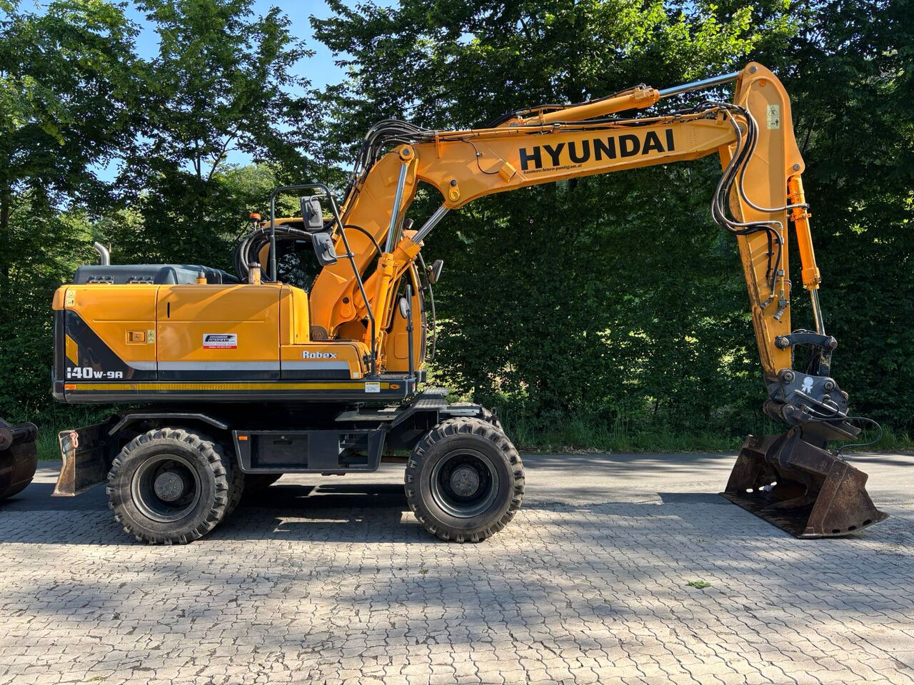 HYUNDAI R 140 W-9A - Kolesové rýpadlo: obrázok 2 HYUNDAI R 140 W-9A - Kolesové rýpadlo: obrázok 2