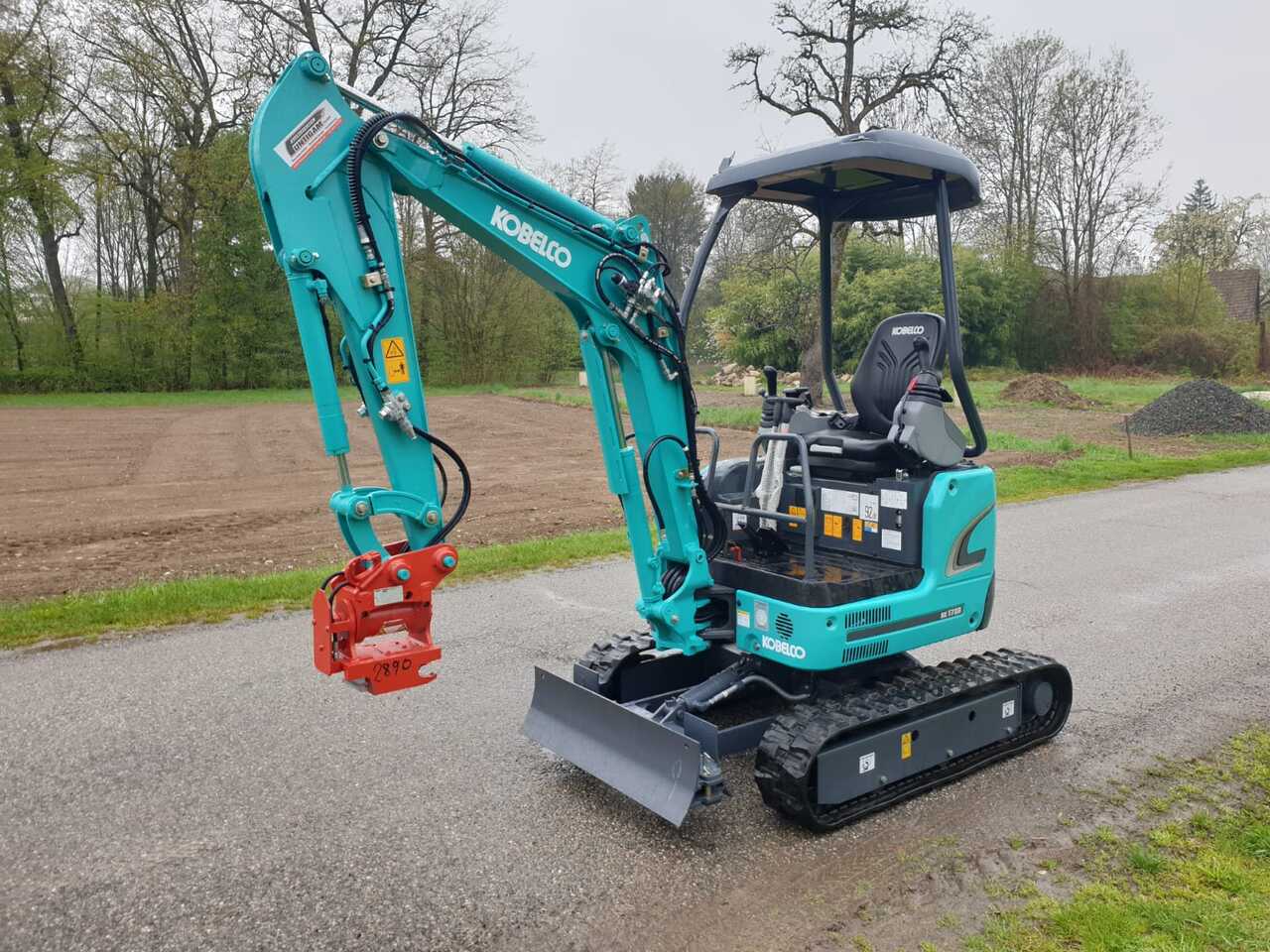 KOBELCO SK 17 SR-3E - Mini rýpadlo: obrázok 3 KOBELCO SK 17 SR-3E - Mini rýpadlo: obrázok 3