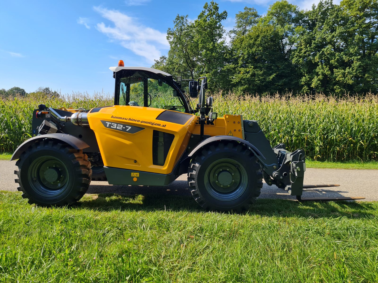 LIEBHERR T 32-7 - Teleskopický nakladač: obrázok 2 LIEBHERR T 32-7 - Teleskopický nakladač: obrázok 2