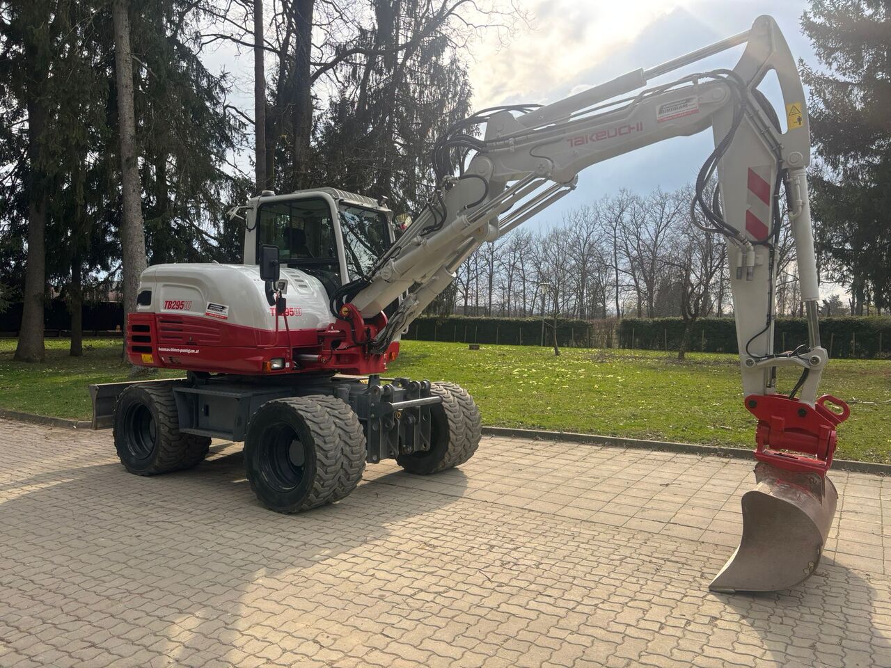 TAKEUCHI TB 295W - Kolesové rýpadlo: obrázok 4 TAKEUCHI TB 295W - Kolesové rýpadlo: obrázok 4