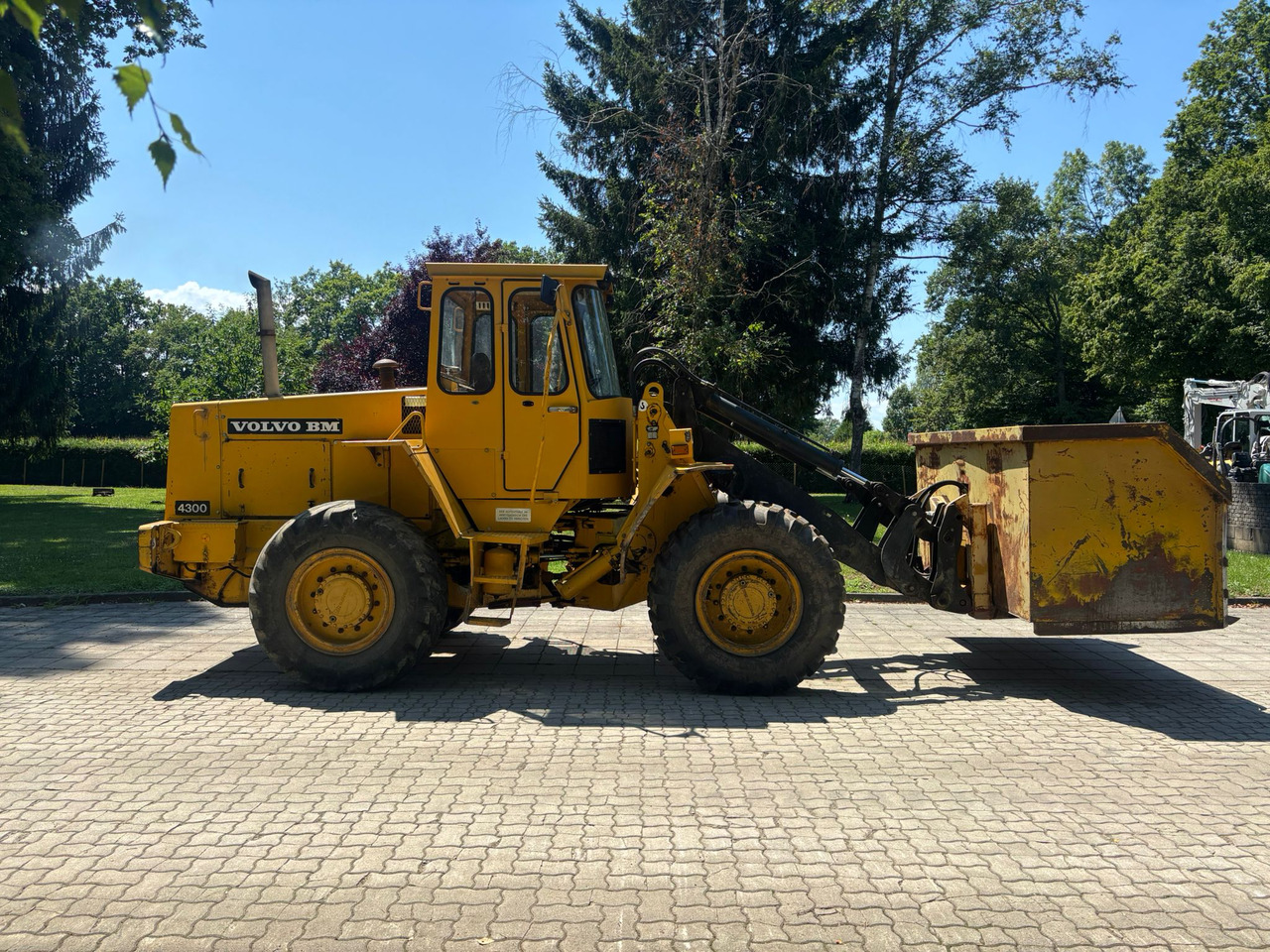 VOLVO BM 4300 - Kolesový nakladač: obrázok 2 VOLVO BM 4300 - Kolesový nakladač: obrázok 2