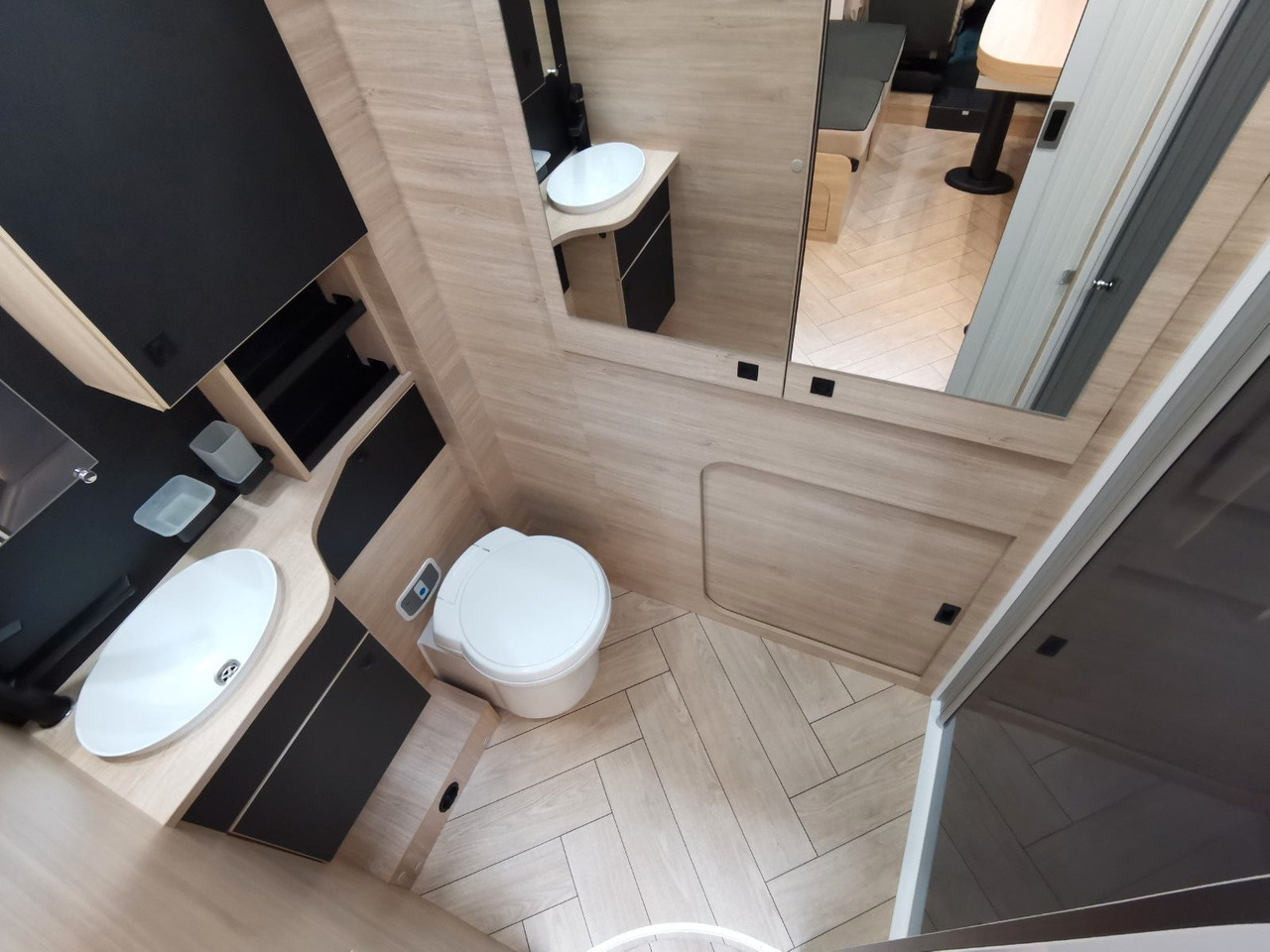 Polointegrované obytné auto Chausson 640 ETAPE LINE /-2025- / XXL - HUBBETT & RAUMBAD: obrázok 20 Polointegrované obytné auto Chausson 640 ETAPE LINE /-2025- / XXL - HUBBETT & RAUMBAD: obrázok 20