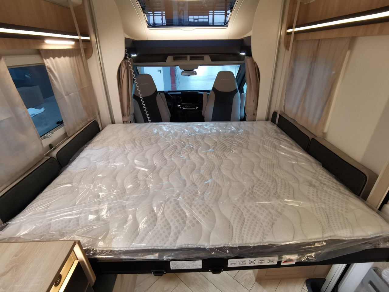 Polointegrované obytné auto Chausson 640 TITANIUM /- 2026 - / XXL - HUBBETT & RAUMBAD: obrázok 13