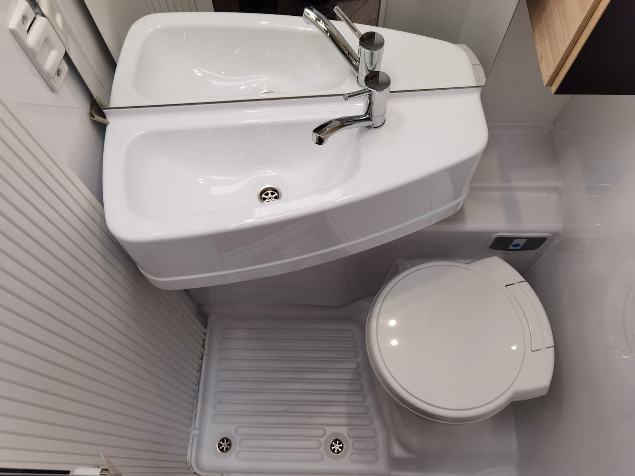 Polointegrované obytné auto Chausson S 697 SPORT LINE / - 2026 - / FORD 165PS-8G: obrázok 21 Polointegrované obytné auto Chausson S 697 SPORT LINE / - 2026 - / FORD 165PS-8G: obrázok 21