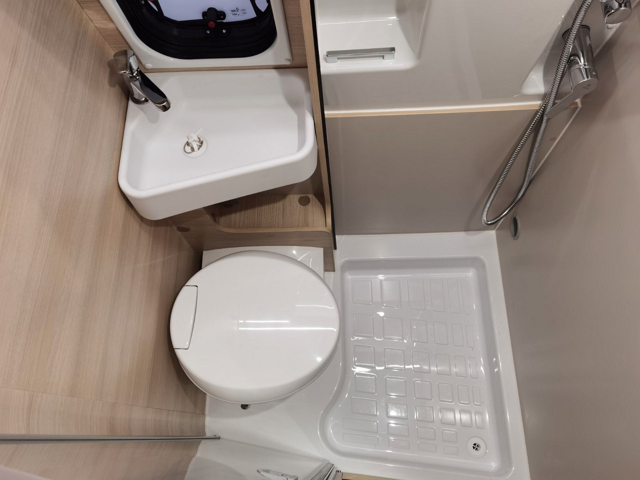 Obytný van Chausson V697 SPORT LINE / -2026- / 140-8G./ EINZELBETTEN: obrázok 20 Obytný van Chausson V697 SPORT LINE / -2026- / 140-8G./ EINZELBETTEN: obrázok 20