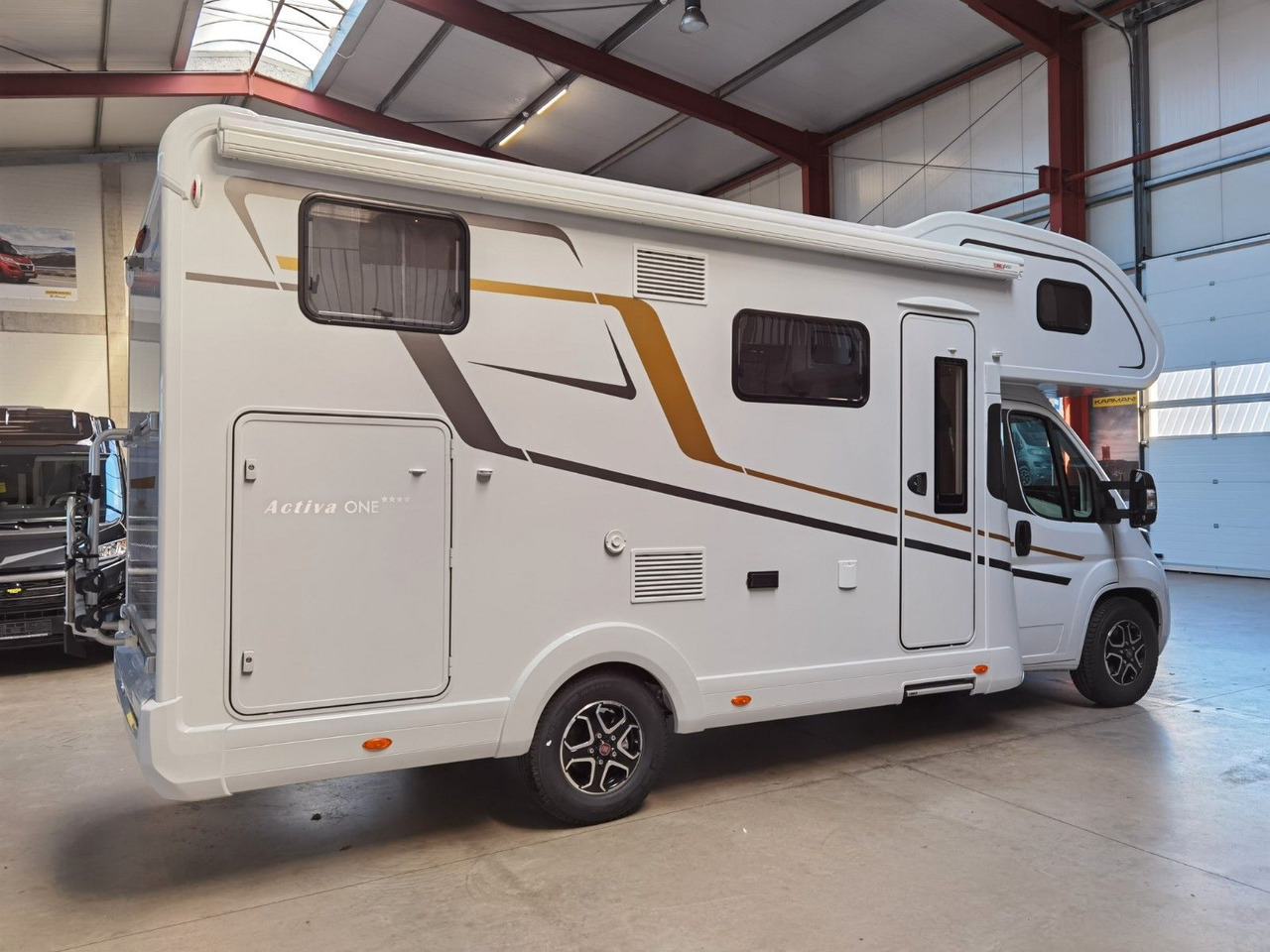 Eura Mobil ACTIVA ONE 690 HB / 180PS-9G AUTOMATIK -40H MAXI - Alkovna: obrázok 4 Eura Mobil ACTIVA ONE 690 HB / 180PS-9G AUTOMATIK -40H MAXI - Alkovna: obrázok 4