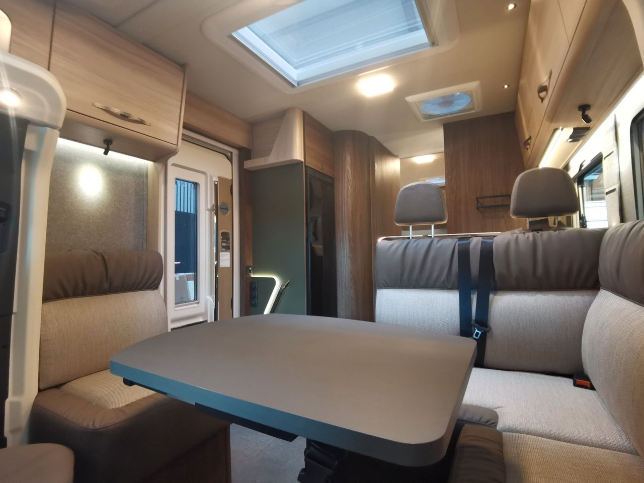 Polointegrované obytné auto Eura Mobil PROFILA T 726 EB /-2026-/ MONDIAL PLUS & S-PAKET: obrázok 14 Polointegrované obytné auto Eura Mobil PROFILA T 726 EB /-2026-/ MONDIAL PLUS & S-PAKET: obrázok 14