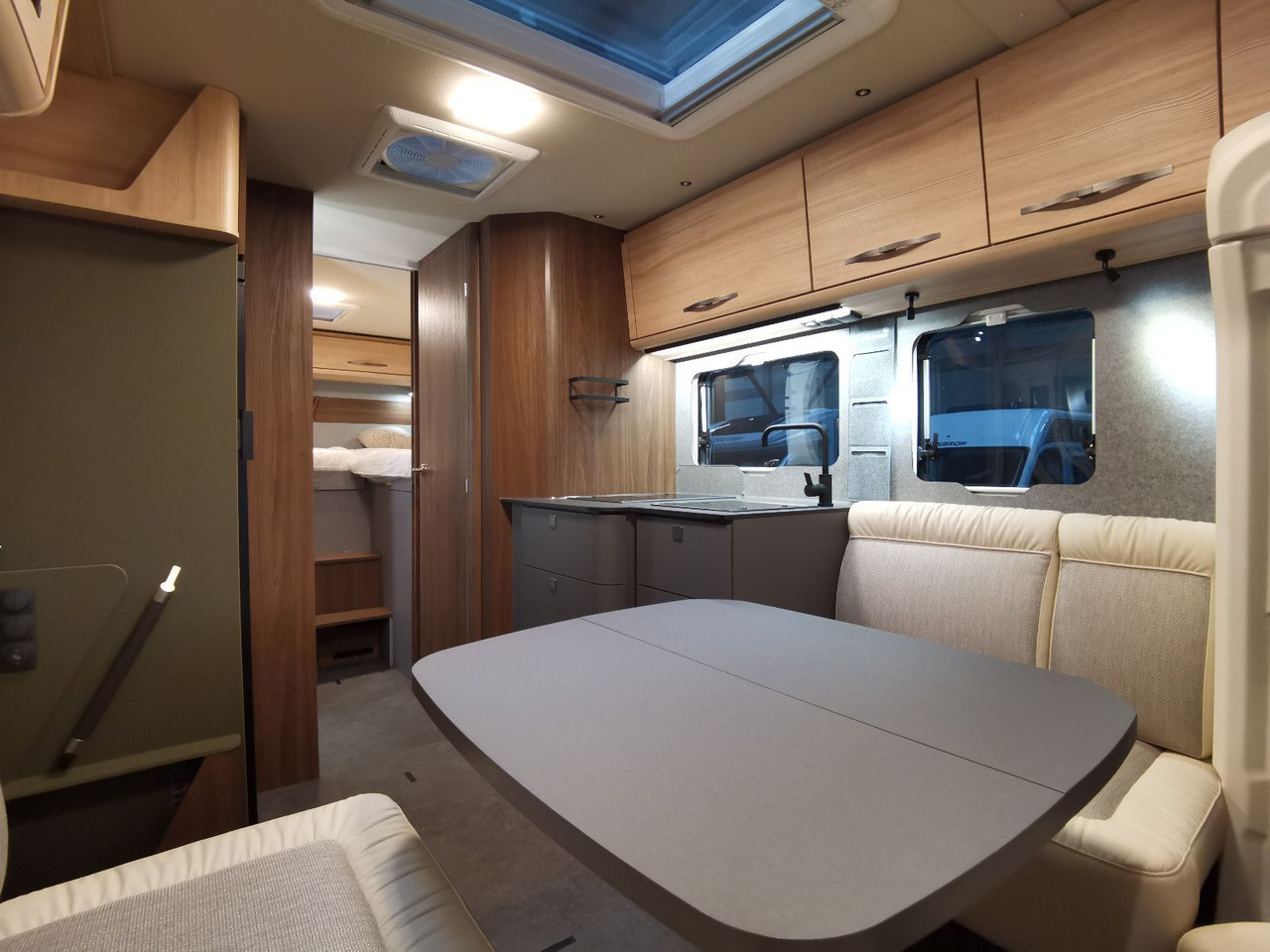 Polointegrované obytné auto Eura Mobil PROFILA T 726 EF /-2025-/ MONDIAL PLUS & S-PAKET: obrázok 15 Polointegrované obytné auto Eura Mobil PROFILA T 726 EF /-2025-/ MONDIAL PLUS & S-PAKET: obrázok 15