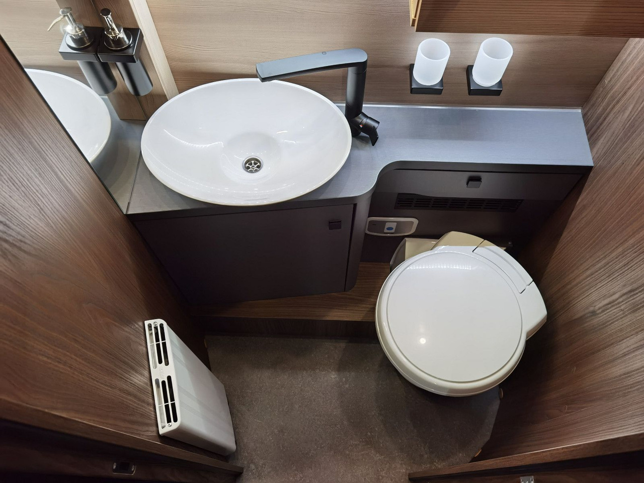 Polointegrované obytné auto Eura Mobil PROFILA T 726 EF /-2025-/ MONDIAL PLUS & S-PAKET: obrázok 23 Polointegrované obytné auto Eura Mobil PROFILA T 726 EF /-2025-/ MONDIAL PLUS & S-PAKET: obrázok 23