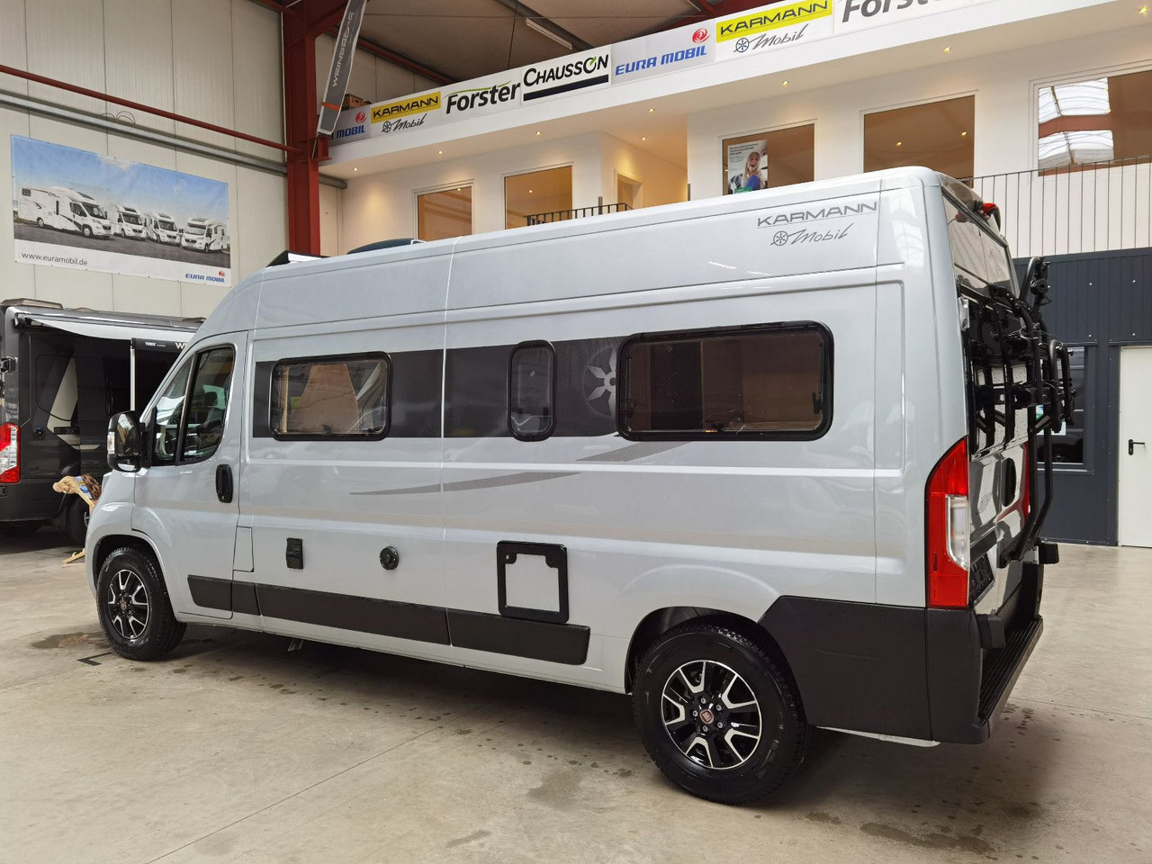 Karmann DAVIS 590 LIFESTYLE / 140PS / SKY-ROOF & ALU - Obytný van: obrázok 5 Karmann DAVIS 590 LIFESTYLE / 140PS / SKY-ROOF & ALU - Obytný van: obrázok 5