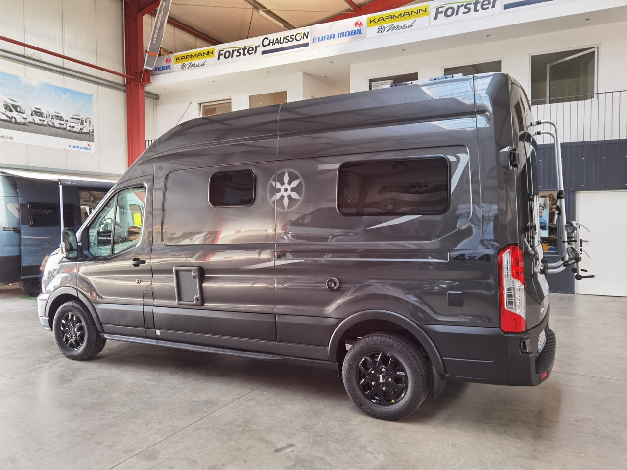 Karmann DEXTER 570 / 170 PS / 4x4/ ALU / SOLAR / MARKISE - Obytný van: obrázok 5 Karmann DEXTER 570 / 170 PS / 4x4/ ALU / SOLAR / MARKISE - Obytný van: obrázok 5