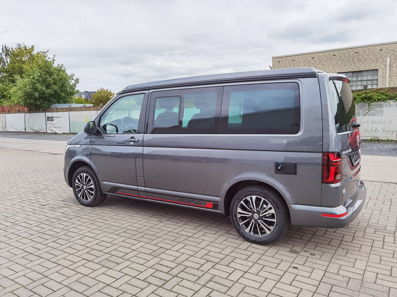 Volkswagen T6.1 CALIFORNIA OCEAN EDITION / DSG / ACC / NAVI - Mikrobus: obrázok 5 Volkswagen T6.1 CALIFORNIA OCEAN EDITION / DSG / ACC / NAVI - Mikrobus: obrázok 5