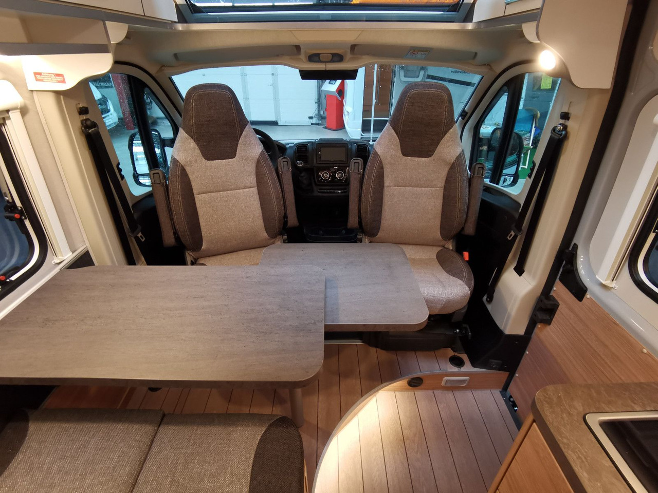 Obytný van Weinsberg CARABUS 600 MQ /140PS / CARE-DRIVE-PAKET ADVANCE: obrázok 12