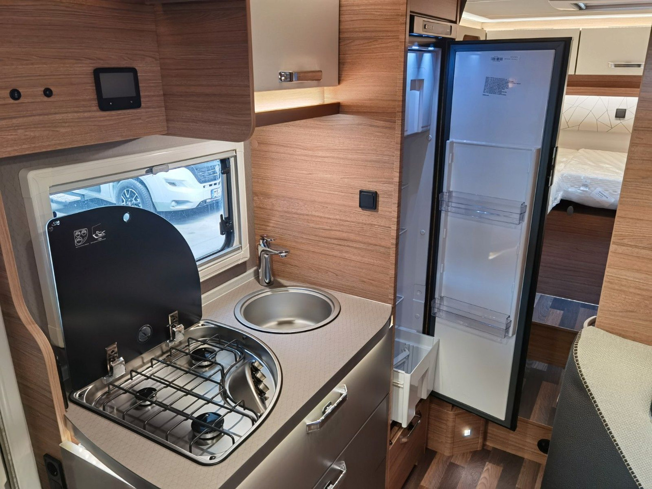 Polointegrované obytné auto Weinsberg CARACOMPACT SUITE 640 MEG PEPPER / 170PS-DSG / H: obrázok 15