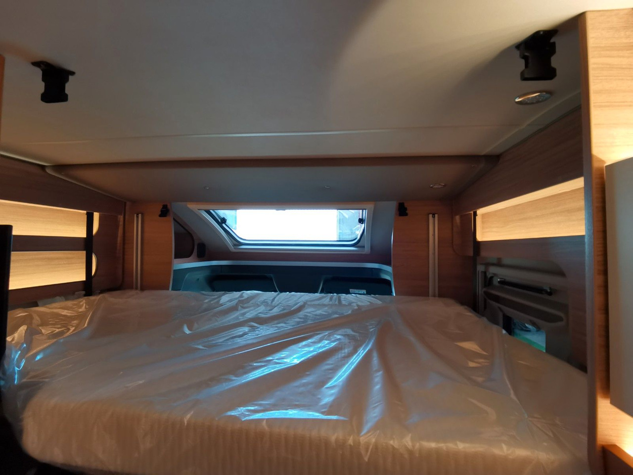 Polointegrované obytné auto Weinsberg CARACOMPACT SUITE 640 MEG PEPPER / 170PS-DSG / H: obrázok 20