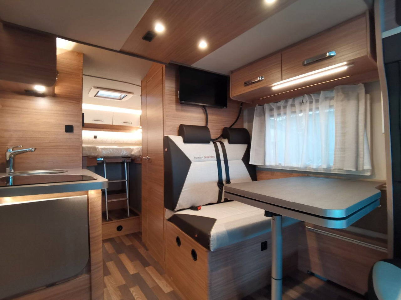 Polointegrované obytné auto Weinsberg CARACOMPACT SUITE 640 MEG PEPPER / 170PS-DSG / H: obrázok 14