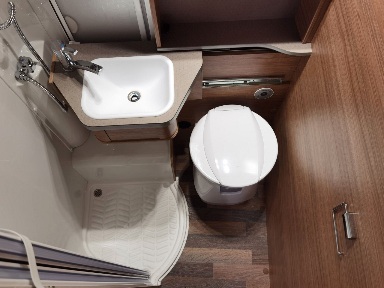 Polointegrované obytné auto Weinsberg CARACOMPACT SUITE 640 MEG PEPPER / 170PS-DSG / H: obrázok 21