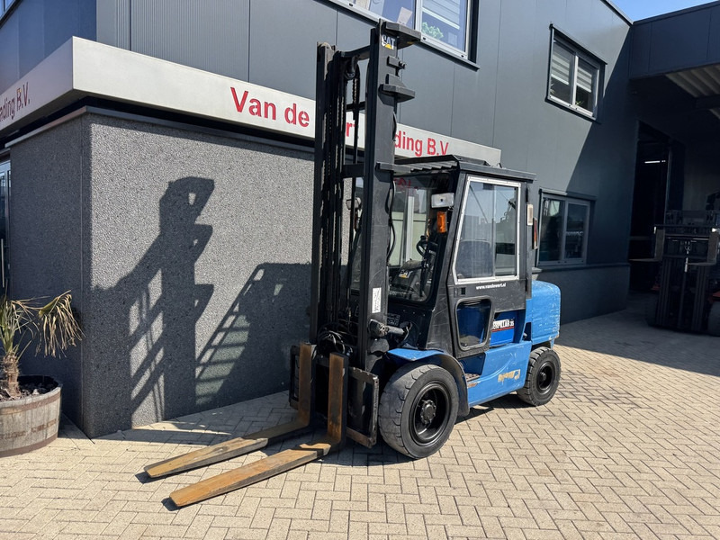 Caterpillar DP35K - Dieselový vysokozdvižný vozík: obrázok 3 Caterpillar DP35K - Dieselový vysokozdvižný vozík: obrázok 3