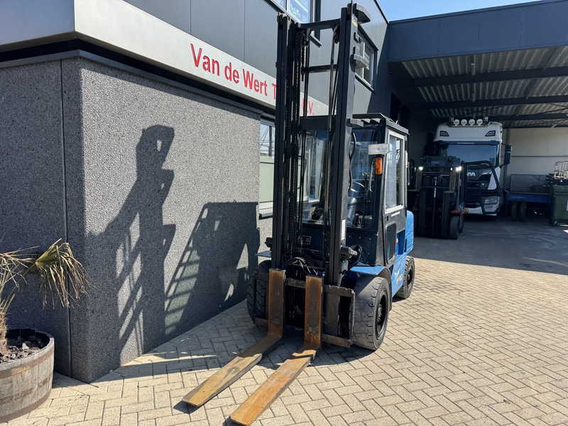 Caterpillar DP35K - Dieselový vysokozdvižný vozík: obrázok 4 Caterpillar DP35K - Dieselový vysokozdvižný vozík: obrázok 4