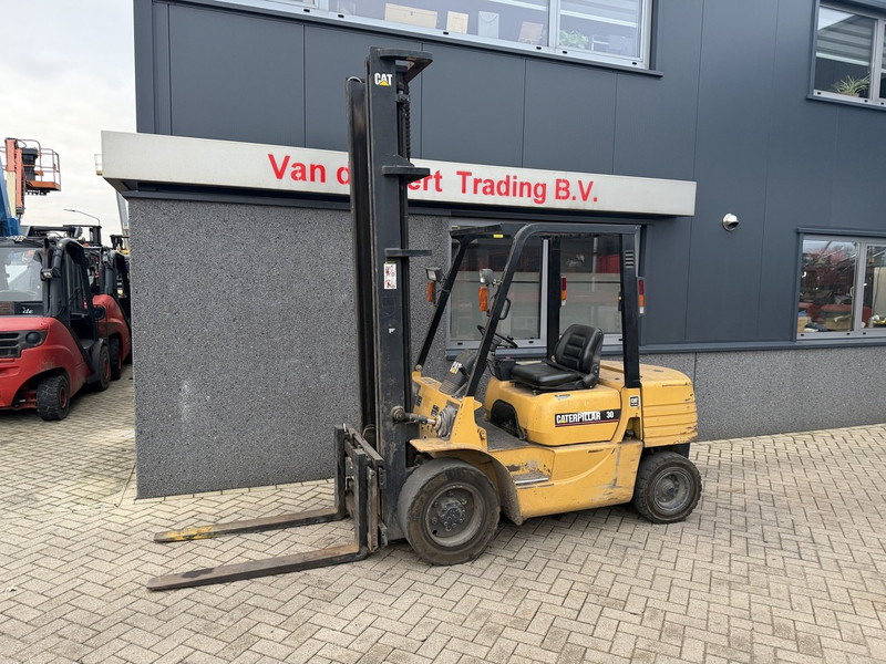 Caterpillar FD30 - Dieselový vysokozdvižný vozík: obrázok 3 Caterpillar FD30 - Dieselový vysokozdvižný vozík: obrázok 3
