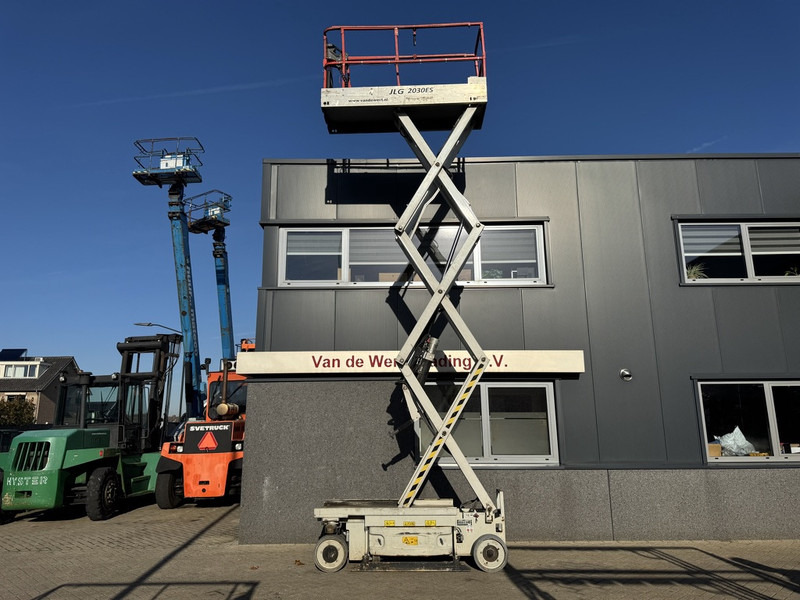 Samohybná plošiny JLG 2030ES Schaarhoogwerker / Scissor lift 8Meter Werkhoogte 2014 Elektrisch: obrázok 6