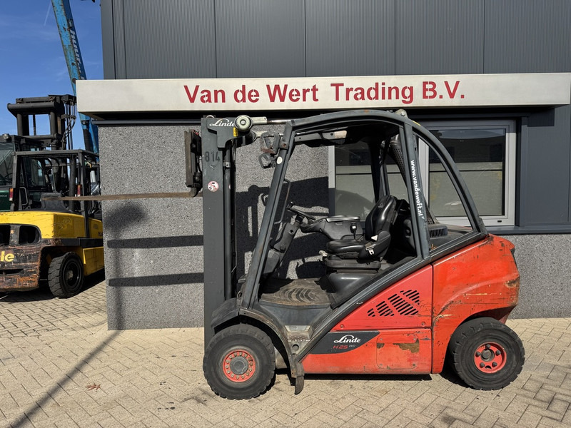 Linde H25D-02 Triplo 470 Freelift / Sideshift VW Diesel 2014 - Dieselový vysokozdvižný vozík: obrázok 5 Linde H25D-02 Triplo 470 Freelift / Sideshift VW Diesel 2014 - Dieselový vysokozdvižný vozík: obrázok 5