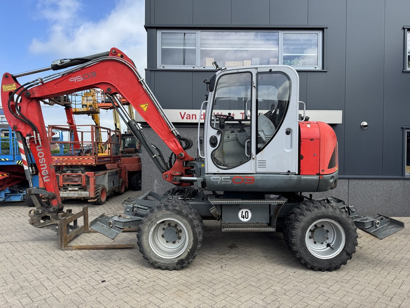 Neuson 9503 WD Mobiele Kraan 2009 Palletvork, Stenenklem, 2x Bak 8860hours Deutz Diesel - Autožeriav: obrázok 1 Neuson 9503 WD Mobiele Kraan 2009 Palletvork, Stenenklem, 2x Bak 8860hours Deutz Diesel - Autožeriav: obrázok 1