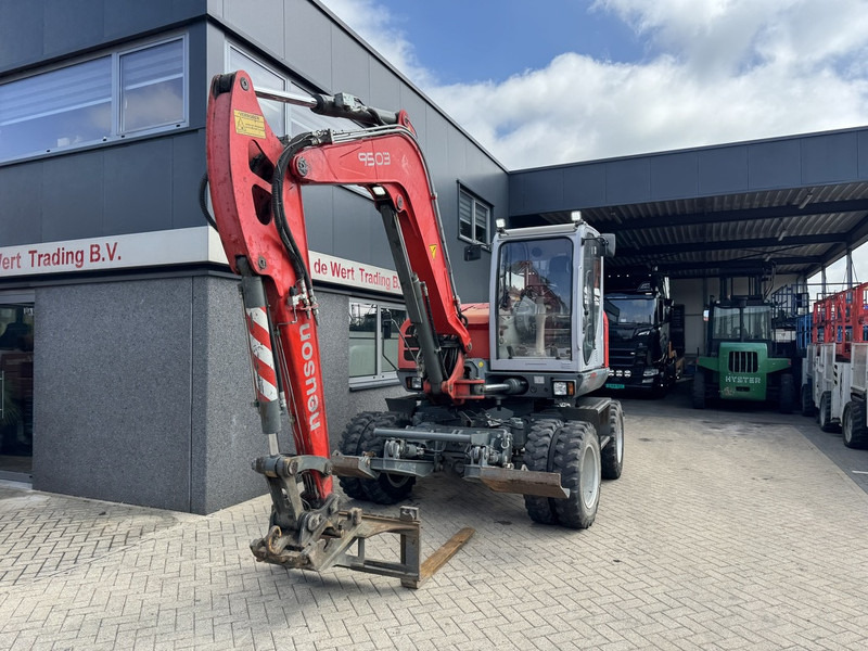 Neuson 9503 WD Mobiele Kraan 2009 Palletvork, Stenenklem, 2x Bak 8860hours Deutz Diesel - Autožeriav: obrázok 5 Neuson 9503 WD Mobiele Kraan 2009 Palletvork, Stenenklem, 2x Bak 8860hours Deutz Diesel - Autožeriav: obrázok 5