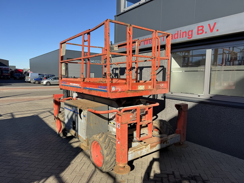 Skyjack SJ 6832RT 2012 4X4 Kubota Diesel 11.7M Werkhoogte - Samohybná plošiny: obrázok 5 Skyjack SJ 6832RT 2012 4X4 Kubota Diesel 11.7M Werkhoogte - Samohybná plošiny: obrázok 5