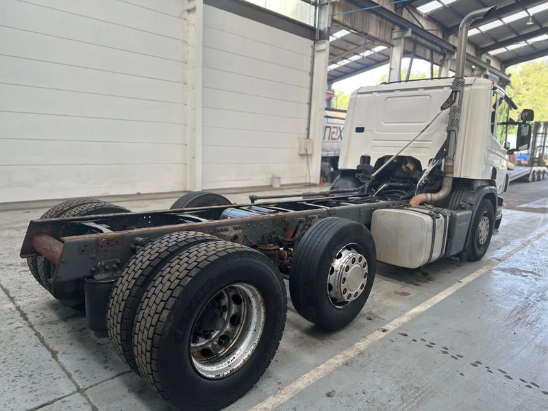 Scania P230 6X2 / Essieu relevable directionnel / Stuurbare liftas / Steerable lift axle / RETARDER / 481205 - Podvozek s kabinou: obrázok 4 Scania P230 6X2 / Essieu relevable directionnel / Stuurbare liftas / Steerable lift axle / RETARDER / 481205 - Podvozek s kabinou: obrázok 4