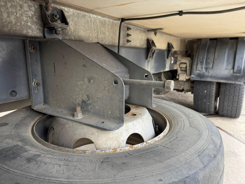 Leasing Renault D210.14 Frigobox Multitemp + Taillift CARRIER SUPRA 850 Renault D210.14 Frigobox Multitemp + Taillift CARRIER SUPRA 850: obrázok 18 Leasing Renault D210.14 Frigobox Multitemp + Taillift CARRIER SUPRA 850 Renault D210.14 Frigobox Multitemp + Taillift CARRIER SUPRA 850: obrázok 18