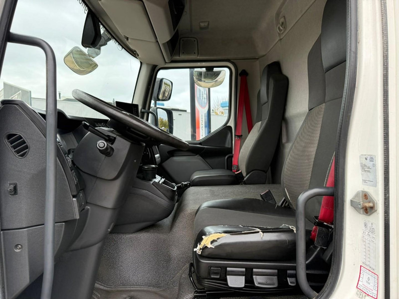 Chladirenské nákladné vozidlo Renault D210.14 Frigobox Multitemp + Taillift THERMO KING T800R: obrázok 17 Chladirenské nákladné vozidlo Renault D210.14 Frigobox Multitemp + Taillift THERMO KING T800R: obrázok 17