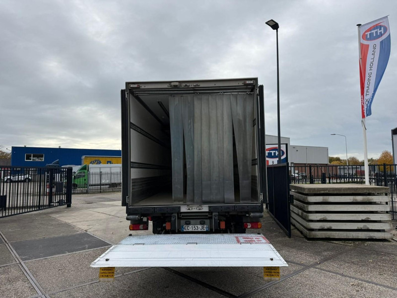 Chladirenské nákladné vozidlo Renault D210.14 Frigobox Multitemp + Taillift THERMO KING T800R: obrázok 9 Chladirenské nákladné vozidlo Renault D210.14 Frigobox Multitemp + Taillift THERMO KING T800R: obrázok 9