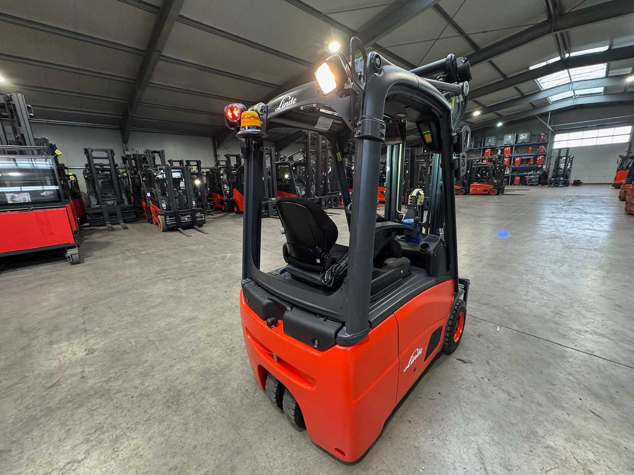 Vysokozdvižný vozík 12/2015 SERVICE + UVV 12/2026 LINDE E16C TRIPLEX 522CM ELECTRIC FORKLIFT 7,420 HOURS: obrázok 7