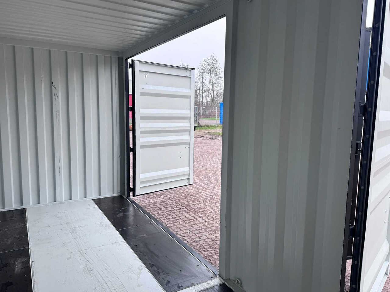 Lodny kontajner 12 meter / 40ft HQ High Cube shipping container with 3 side doors: obrázok 19