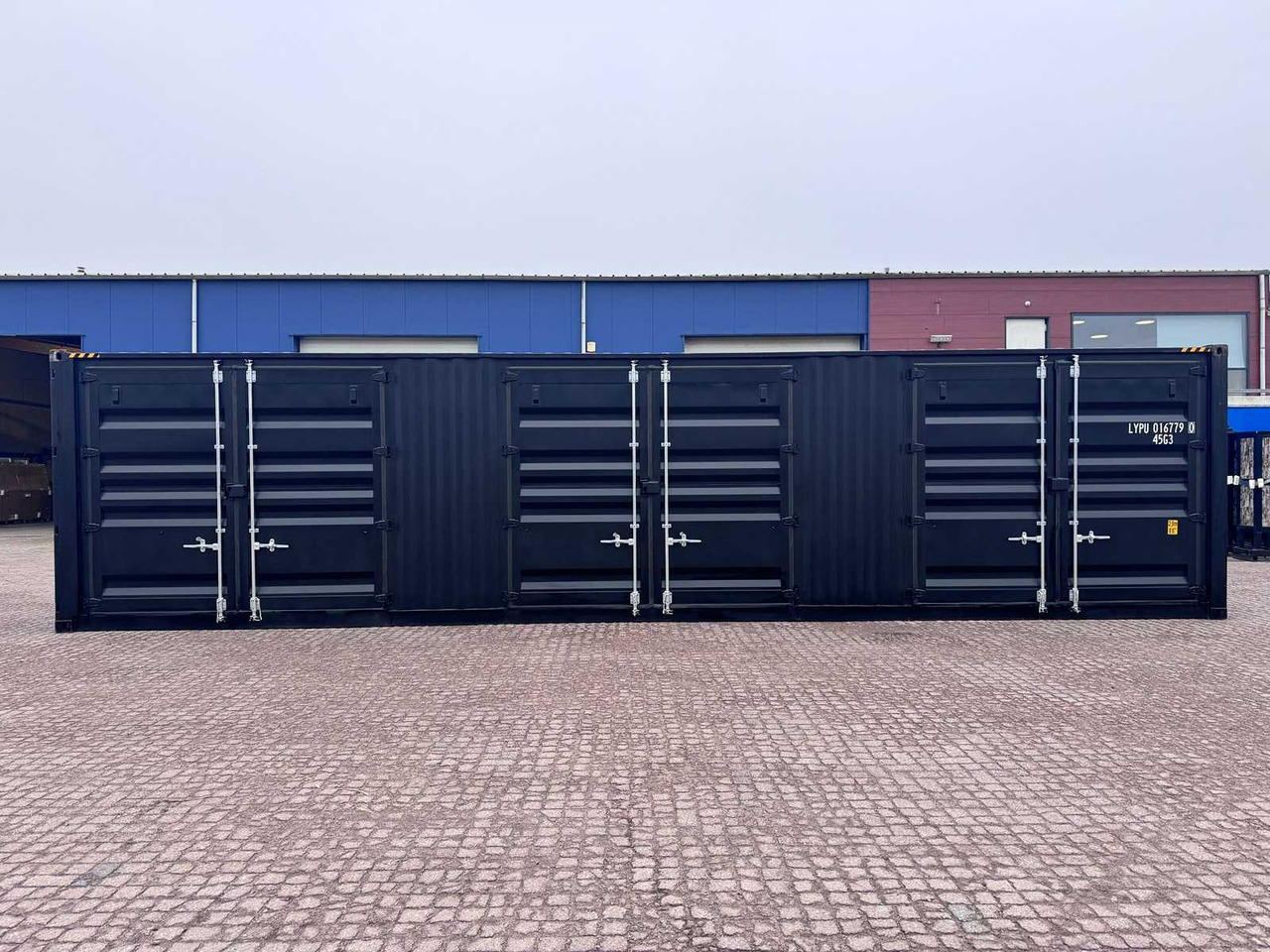 12 meter / 40ft HQ High Cube shipping container with 3 side doors - Lodny kontajner: obrázok 1 12 meter / 40ft HQ High Cube shipping container with 3 side doors - Lodny kontajner: obrázok 1