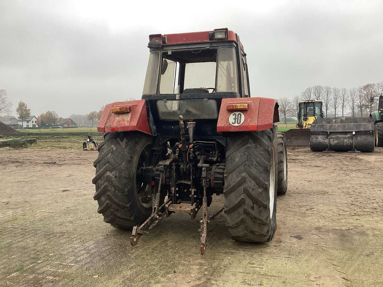 1987 IHI 1455 XL ALL-WHEEL DRIVE FARM TRACTOR - Traktor: obrázok 4 1987 IHI 1455 XL ALL-WHEEL DRIVE FARM TRACTOR - Traktor: obrázok 4