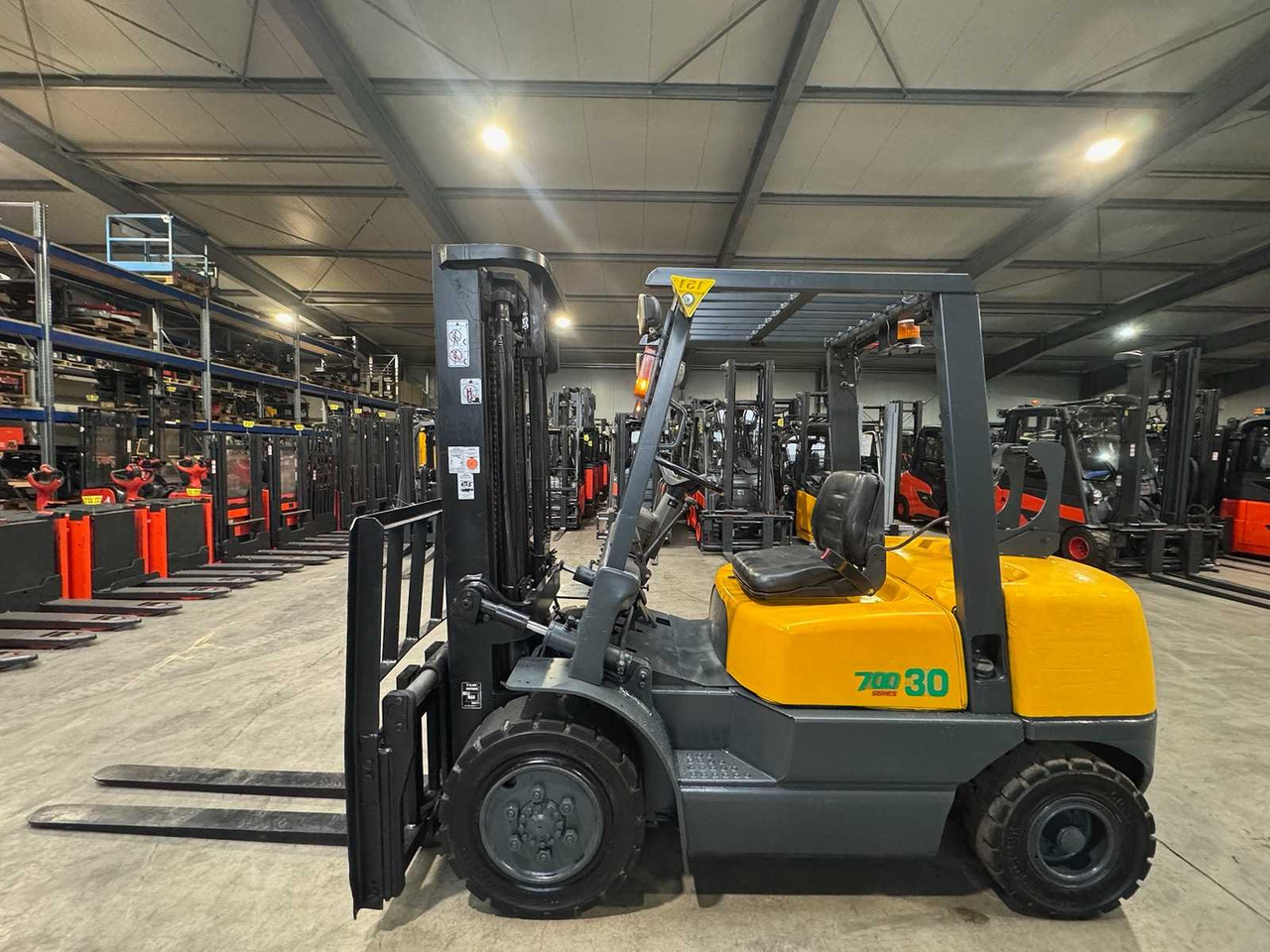 1992 SERVICE IN 415 HOURS TCM FG30N5 3,000KG GAS FORKLIFT FORKLIFT NISSAN ENGINE - Vysokozdvižný vozík: obrázok 1 1992 SERVICE IN 415 HOURS TCM FG30N5 3,000KG GAS FORKLIFT FORKLIFT NISSAN ENGINE - Vysokozdvižný vozík: obrázok 1