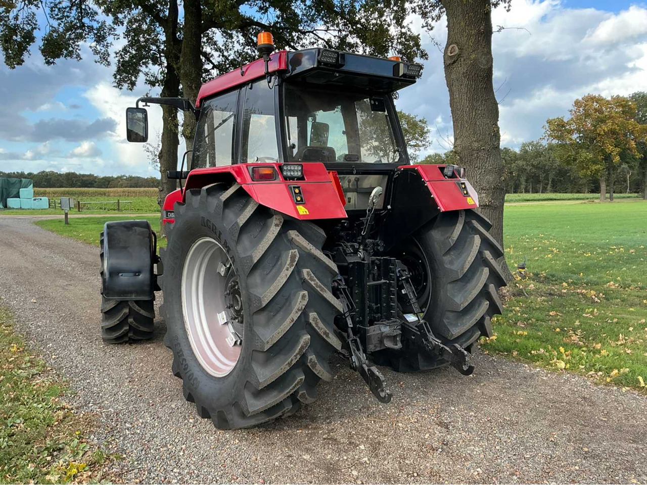1993 CASE IH MAXXUM 5150 ALL-WHEEL DRIVE FARM TRACTOR - Traktor: obrázok 3 1993 CASE IH MAXXUM 5150 ALL-WHEEL DRIVE FARM TRACTOR - Traktor: obrázok 3