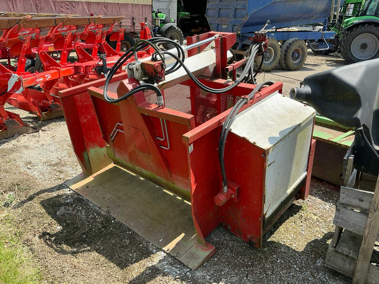 1995 Feed mixer - Stroj a zariadenia na chov hospodárskych zvierat: obrázok 2 1995 Feed mixer - Stroj a zariadenia na chov hospodárskych zvierat: obrázok 2