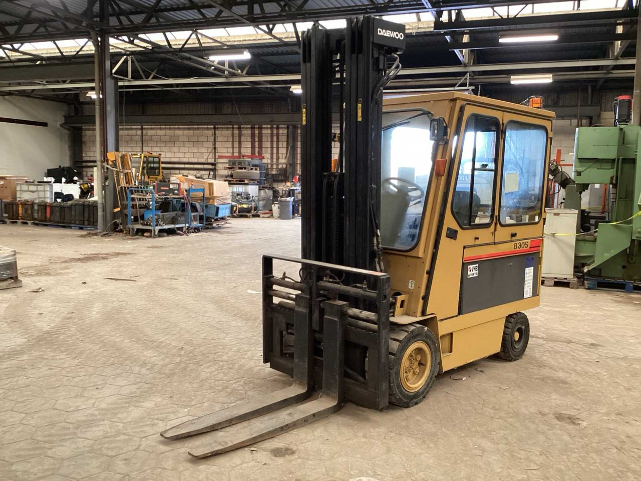 1996 DAEWOO B 30 S FORKLIFT - Vysokozdvižný vozík: obrázok 1 1996 DAEWOO B 30 S FORKLIFT - Vysokozdvižný vozík: obrázok 1