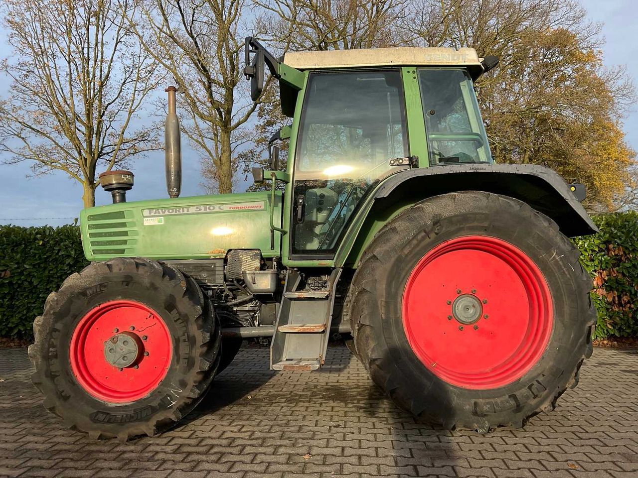 1999 FENDT 510 C TURBOSHIFT ALL-WHEEL DRIVE FARM TRACTOR - Traktor: obrázok 2 1999 FENDT 510 C TURBOSHIFT ALL-WHEEL DRIVE FARM TRACTOR - Traktor: obrázok 2
