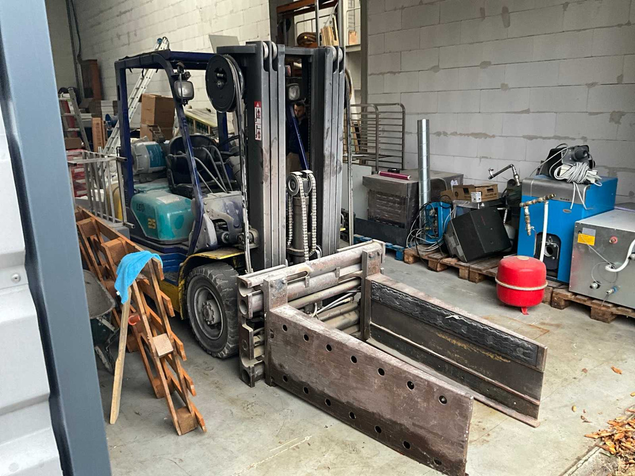 1999 KOMATSU FG25T12 FORKLIFT - Vysokozdvižný vozík: obrázok 5 1999 KOMATSU FG25T12 FORKLIFT - Vysokozdvižný vozík: obrázok 5