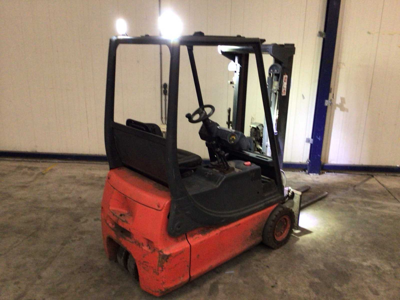 1999 LINDE E14 FORKLIFT - Vysokozdvižný vozík: obrázok 5 1999 LINDE E14 FORKLIFT - Vysokozdvižný vozík: obrázok 5
