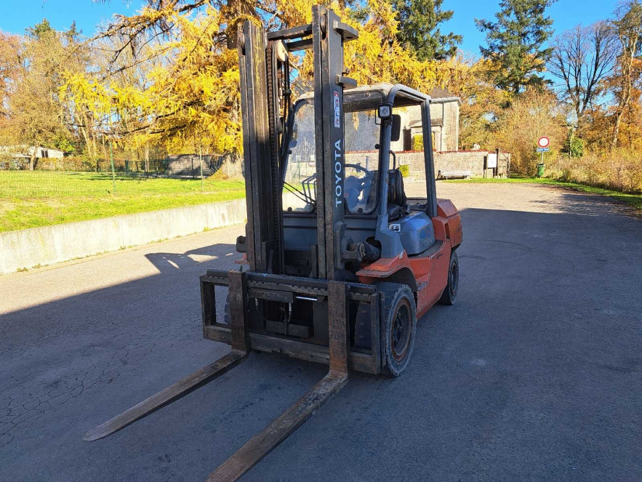 1999 TOYOTA 7FD35 FORKLIFT - Vysokozdvižný vozík: obrázok 1 1999 TOYOTA 7FD35 FORKLIFT - Vysokozdvižný vozík: obrázok 1