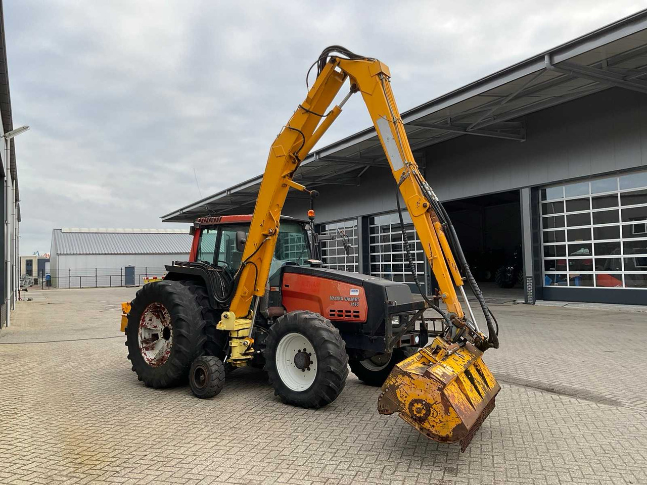 1999 VALTRA VALMET 8150 HITECH ALL-WHEEL DRIVE FARM TRACTOR - Traktor: obrázok 5 1999 VALTRA VALMET 8150 HITECH ALL-WHEEL DRIVE FARM TRACTOR - Traktor: obrázok 5