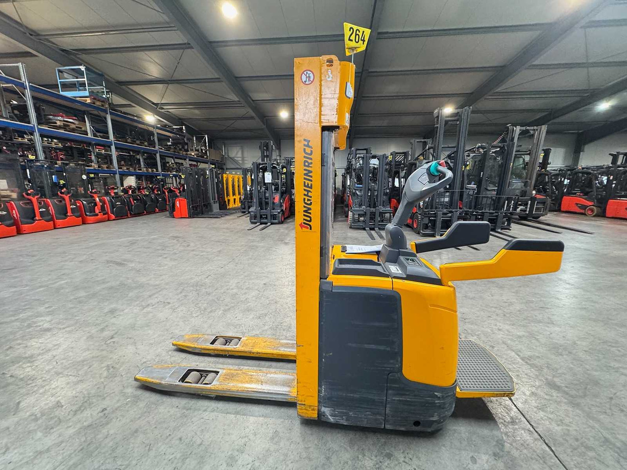20/2019 SERVICE+UVV 10/2026 JUNGHEINRICH ERC214 1,400KG STACKER PALLET TRUCK ANT FREE LIFT - Vysokozdvižný vozík: obrázok 5 20/2019 SERVICE+UVV 10/2026 JUNGHEINRICH ERC214 1,400KG STACKER PALLET TRUCK ANT FREE LIFT - Vysokozdvižný vozík: obrázok 5