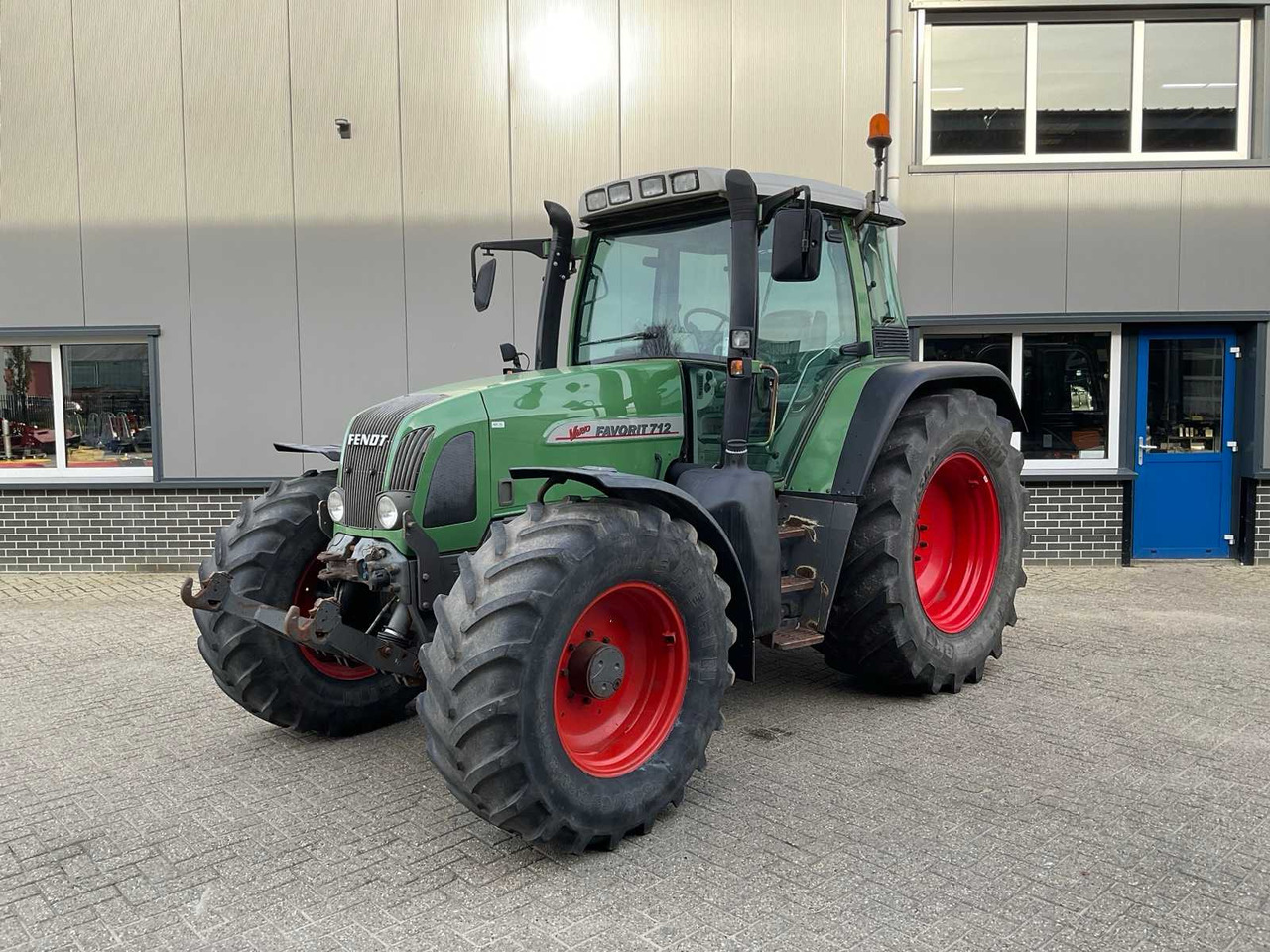 2000 FENDT VARIO 712 ALL-WHEEL DRIVE FARM TRACTOR - Traktor: obrázok 1 2000 FENDT VARIO 712 ALL-WHEEL DRIVE FARM TRACTOR - Traktor: obrázok 1