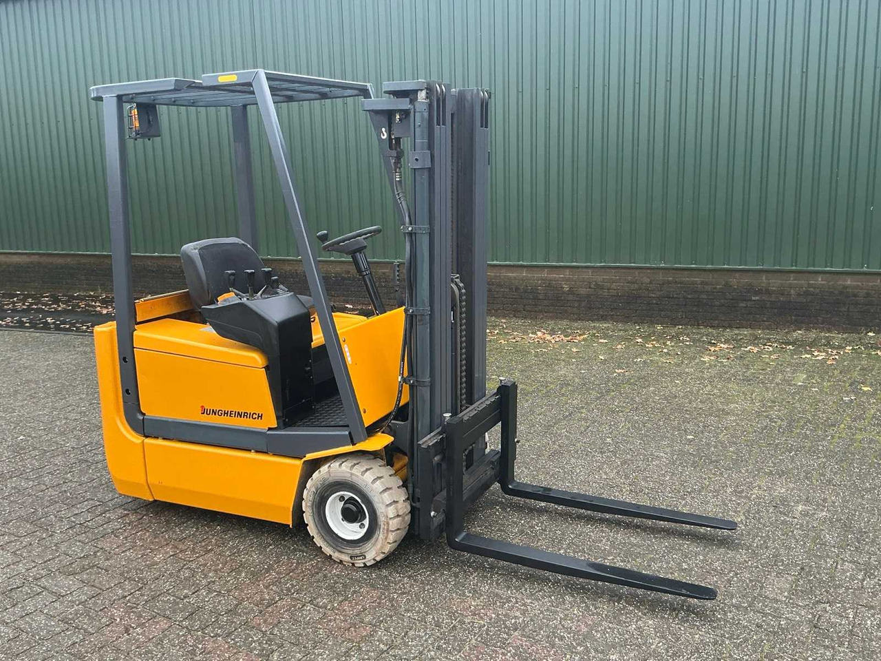 2000 JUNGHEINRICH FORKLIFT - Vysokozdvižný vozík: obrázok 5 2000 JUNGHEINRICH FORKLIFT - Vysokozdvižný vozík: obrázok 5